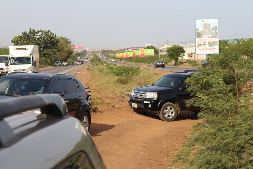 98.-Unapproved-routes-on-Accra-Tema-motorway4 Classification of Roads and Planning in Ghana - Tony Asare